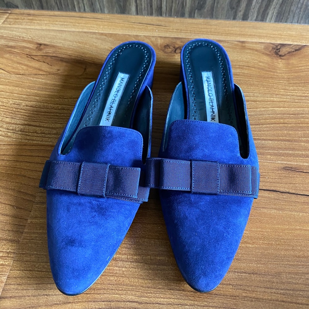 Manolo blahnik size 37